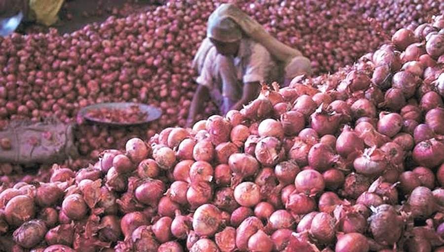 ಬೆಲೆ ಏರಿಕೆ ತಡೆಯಲು ಈರುಳ್ಳಿ ರಫ್ತಿನ ಮೇಲೆ ಶೇ. 40ರಷ್ಟು ಸುಂಕ ವಿಧಿಸಿದ ಕೇಂದ್ರ ಸರ್ಕಾರ!
