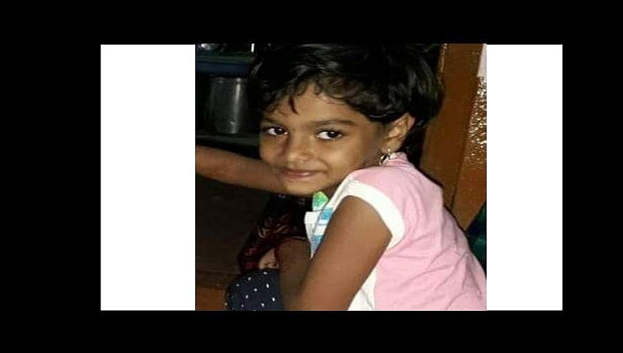 ಚಿಕ್ಕೋಡಿ:ಶಾಲಾ ವಾಹನ ಹರಿದು ವಿದ್ಯಾರ್ಥಿನಿ ಸಾವು