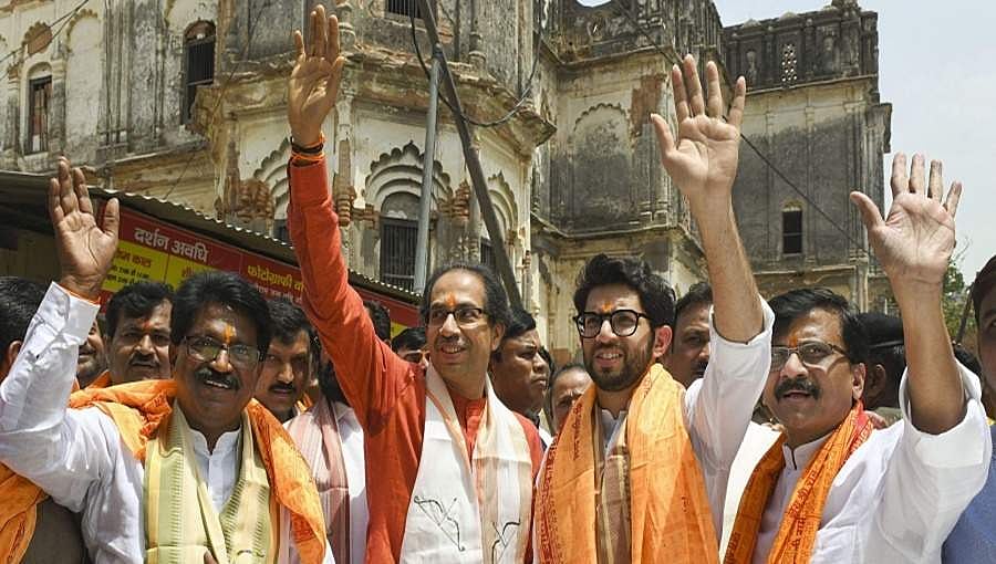 ಸಿಎಂ ಹುದ್ದೆ ಹಂಚಿಕೊಳ್ಳಲು ಸಿದ್ಧರಿದ್ದರೆ ಮಾತ್ರ ನಮ್ಮ ಬಳಿ ಬನ್ನಿ: ಬಿಜೆಪಿಗೆ ಕಡ್ಡಿಮುರಿದಂತೆ ಹೇಳಿದ ಶಿವಸೇನೆ