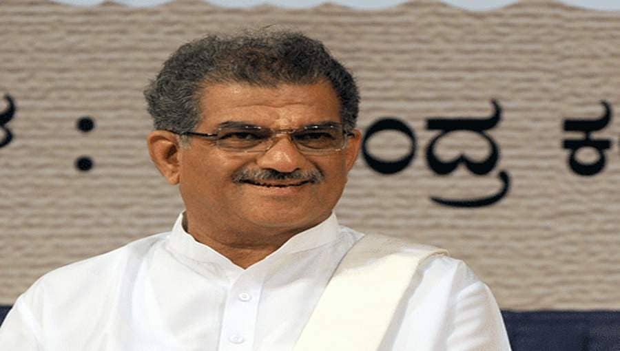 ತಿನ್ನೋ ಅನ್ನ ಯಾರು ಬೆಳೆದಿದ್ದು ಗೊತ್ತಿಲ್ಲ, ಹಿಂದೂ-ಮುಸ್ಲಿಮರು ಹಾಲು-ನೀರಂತೆ ಬಾಳಲಿ: ವೀರೇಂದ್ರ ಹೆಗ್ಗಡೆ