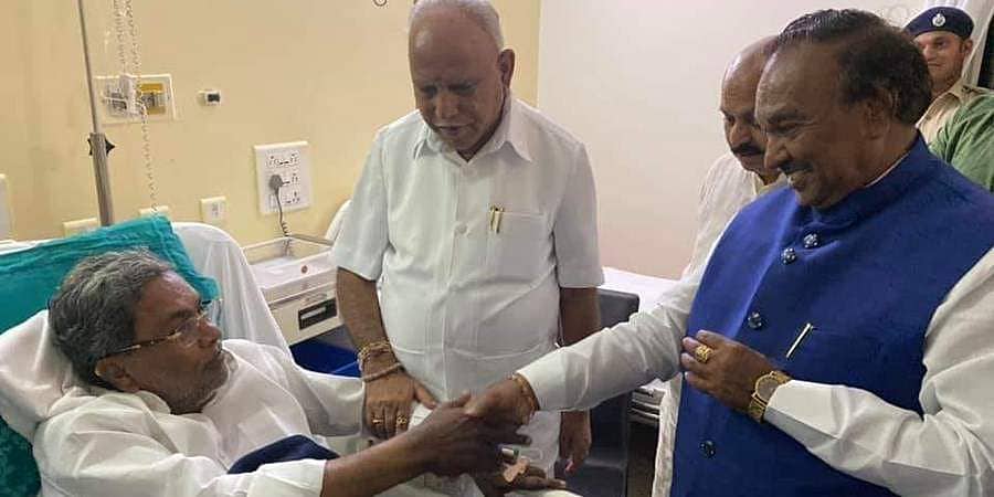 ಸಿದ್ದರಾಮಯ್ಯ ಅವರ ಆರೋಗ್ಯ ವಿಚಾರಿಸಿದ ಯಡಿಯೂರಪ್ಪ, ಈಶ್ವರಪ್ಪ: ಸಿಎಂ ನಡೆಗೆ ಮೆಚ್ಚುಗೆಯ ಮಹಾಪೂರ 