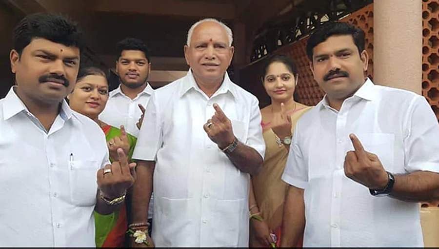 ವರ್ಕ್ಔಟ್ ಆಯ್ತು ಬಿಎಸ್ ವೈ ತಂತ್ರ: ಒಬ್ಬ ಮಗ ಜನ್ಮ ಭೂಮಿಗೆ, ಮತ್ತೊಬ್ಬ ಕರ್ಮ ಭೂಮಿಗೆ?