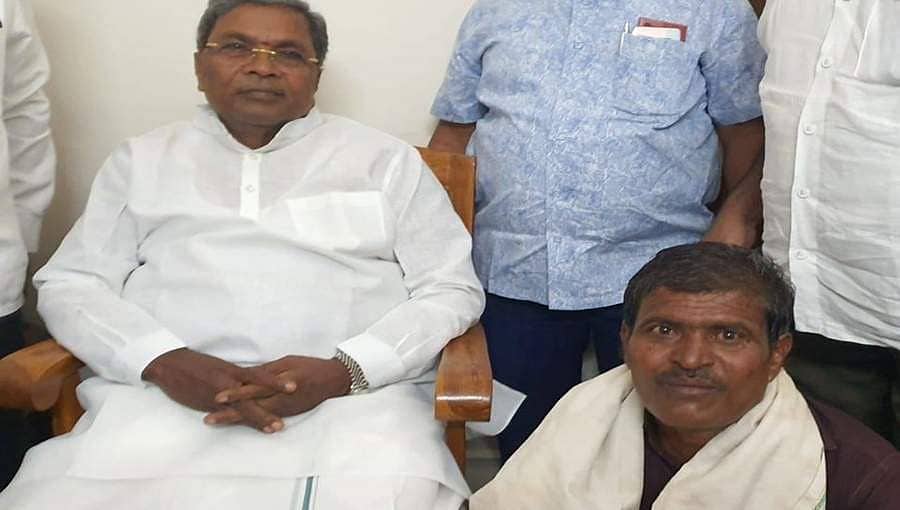 ಟಗರು ಭೇಟಿ ಮಾಡಿ ಆರೋಗ್ಯ ವಿಚಾರಿಸಿದ 'ಹೌದೋ ಹುಲಿಯಾ' ಪೀರಪ್ಪ ಕಟ್ಟೀಮನಿ
