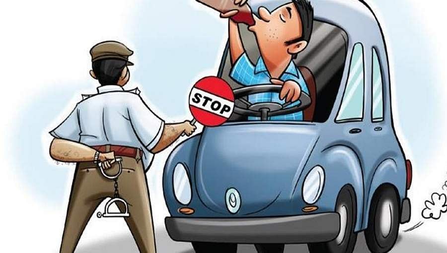 ಅಕ್ರಮ ಆಲ್ಕೋಮೀಟರ್ ಬಳಸಿ ಸುಲಿಗೆ: ಅಧಿಕಾರ ದುರ್ಬಳಕೆ ಮಾಡಿಕೊಂಡ ಅಧಿಕಾರಿಗಳ ಅಮಾನತು