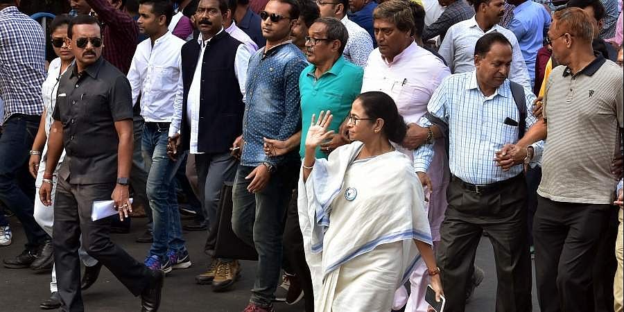 ಬೇಕಾದರೆ ನನ್ನ ಸರ್ಕಾರ ವಜಾಗೊಳಿಸಿ, ಆದ್ರೆ ಪೌರತ್ವ ಕಾಯ್ದೆ ಜಾರಿಗೊಳಿಸಲ್ಲ: ಕೇಂದ್ರಕ್ಕೆ ಮಮತಾ ಬ್ಯಾನರ್ಜಿ ಸವಾಲು