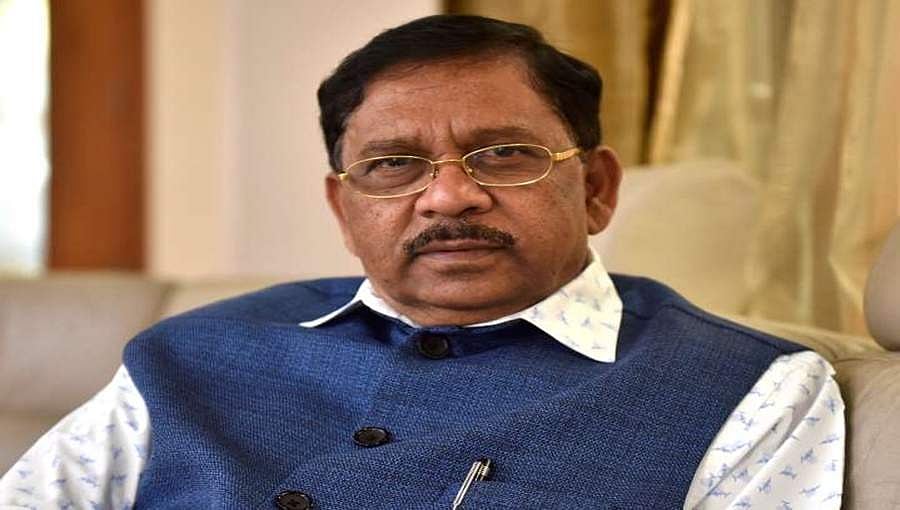 'ಝೀರೋ ಟ್ರಾಫಿಕಲ್ಲಿ ಓಡಾಡಿದ್ದ ಪರಂ ಸ್ಥಿತಿ ಏನಾಯ್ತು? ಪೊಲೀಸರು ಇಲ್ಲ, ನೊಣ ಹೊಡೆಯೋರು ಇಲ್ಲ'