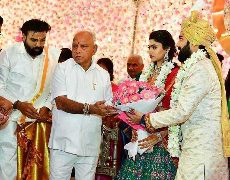 ಶ್ರೀರಾಮುಲು ಪುತ್ರಿ ರಕ್ಷಿತಾ ಕುಮಾರಿ ಹಾಗೂ ಲಲಿತ್​ ಅವರ ನಿಶ್ಚಿತಾರ್ಥ ನೆರವೇರಿತು. ಇಬ್ಬರೂ ಲಂಡನ್​ನಲ್ಲಿ ವ್ಯಾಸಂಗ ಮಾಡುತ್ತಿದ್ದಾರೆ. ಲಲಿತ್​ ಹೈದರಾಬಾದ್ ನ ವಾಣಿಜ್ಯೋದ್ಯಮಿ ರವಿಕುಮಾರ್ ಅವರ ಪುತ್ರ.
