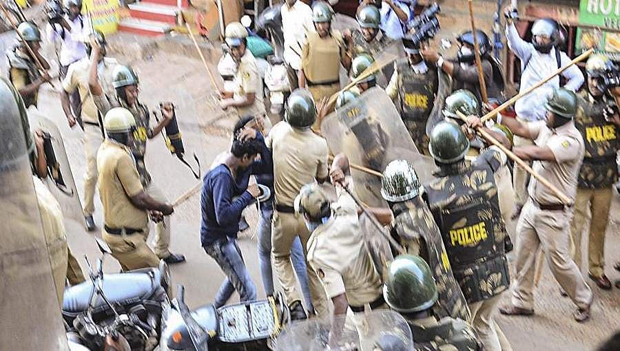 ಪೌರತ್ವ ಕಿಚ್ಚು: ಮಂಗಳೂರಿನಲ್ಲಿ ಪೊಲೀಸರ ಗುಂಡೇಟಿಗೆ ಇಬ್ಬರು ಬಲಿ!
