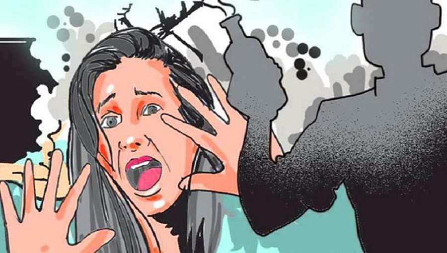 ಬೆಂಗಳೂರು: ಬಿಎಂಟಿಸಿ ಮಹಿಳಾ ಕಂಡಕ್ಟರ್ ಮೇಲೆ ಆ್ಯಸಿಡ್ ದಾಳಿ