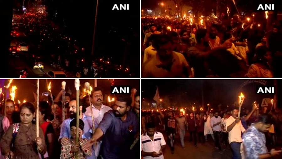 ಕೇರಳ: ಪೌರತ್ವ ತಿದ್ದುಪಡಿ ಕಾಯ್ದೆಗೆ ವಿರೋಧ, ಎಡಪಕ್ಷಗಳ ಯುವ ಒಕ್ಕೂಟದಿಂದ ಪಂಜಿನ ಮೆರವಣಿಗೆ