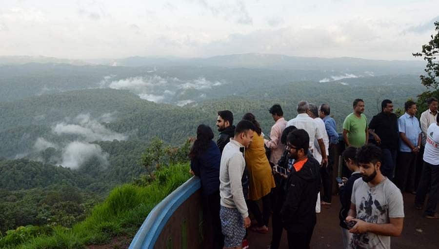 ದಾಂಡೇಲಿ: ಕಾಳಿ ಸಂರಕ್ಷಿತ ಅರಣ್ಯಕ್ಕೆ ಕಂಟಕವಾದ ಅಕ್ರಮ ಹೋಂಸ್ಟೇ ವ್ಯವಹಾರ