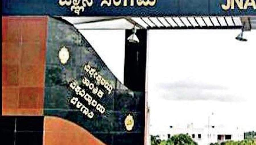 ಪಾಶ್ಚಾತ್ಯ ನಿಲುವಂಗಿಗೆ ಬದಲು ಬಿಳಿ ಖಾದಿ ವಸ್ತ್ರ; ವಿಟಿಯು ಘಟಿಕೋತ್ಸವದಲ್ಲಿ ಭಾರತೀಯ ಸಂಸ್ಕೃತಿ ಅನಾವರಣಕ್ಕೆ ಸಿದ್ದತೆ