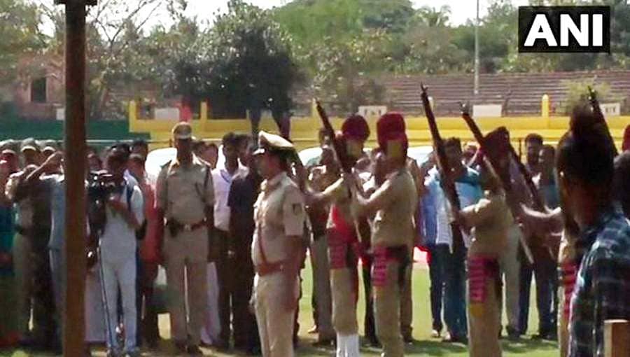 ವಿದ್ಯಾಪೀಠದಲ್ಲಿ ಸಕಲ ಸರ್ಕಾರಿ ಗೌರವದೊಂದಿಗೆ ವಿಶ್ವೇಶ ತೀರ್ಥ ಶ್ರೀ ಬೃಂದಾವನ