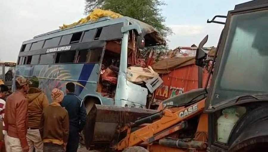 ಮಧ್ಯ ಪ್ರದೇಶ: ಬೆಳ್ಳಂಬೆಳಗ್ಗೆ ಭೀಕರ ರಸ್ತೆ ಅಪಘಾತ; 9 ಸಾವು, 20ಕ್ಕೂ ಅಧಿಕ ಮಂದಿಗೆ ಗಾಯ