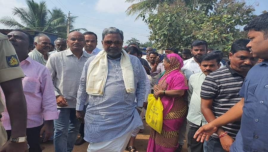 ಈರುಳ್ಳಿ ಲಾಭ ರೈತರ ಪಾಲಾಗದೇ ಏಜೆಂಟ್‌ರ ಜೇಬು ಸೇರಿದೆ- ಸಿದ್ದರಾಮಯ್ಯ 