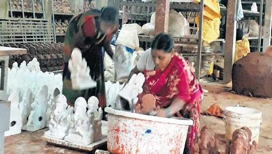 ಉಪಚುನಾವಣೆ: ಪ್ರವಾಹದಿಂದ ನಷ್ಟ, ಗೋಕಾಕ್ ಕಂಬಾರ ಸಮುದಾಯಕ್ಕೆ ಭಾರೀ ಭರವಸೆ ನೀಡಿದ ಅಭ್ಯರ್ಥಿಗಳು