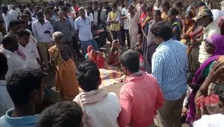 ಬಾಗಲಕೋಟೆ: ಟ್ರ್ಯಾಕ್ಟರ್ ಚಕ್ರದಡಿ ಸಿಲುಕಿ ದಂಪತಿ ದುರ್ಮರಣ, ಸಂಬಂಧಿಕರ ರೋಧನ ಮುಗಿಲು ಮುಟ್ಟಿದೆ!