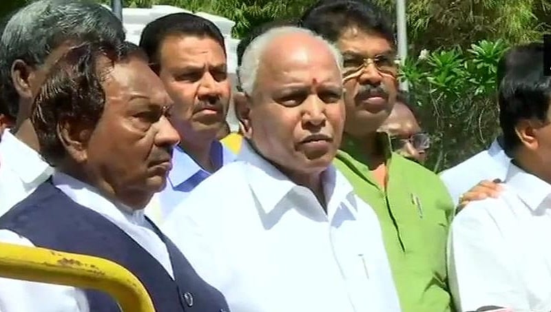ಶಾಸಕ ಪ್ರೀತಂ ಗೌಡ ಮನೆ ಮೇಲೆ ದಾಳಿ: ಬಿಜೆಪಿ ನಿಯೋಗದಿಂದ ರಾಜ್ಯಪಾಲರಿಗೆ ದೂರು