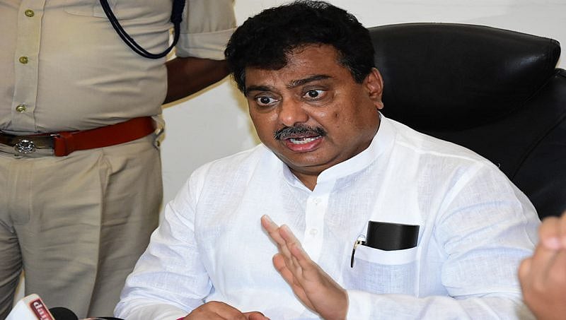 'ಭಗವಾನ್, ಪ್ರತಾಪ್ ಸಿಂಹ ಅನಂತ್ ಕುಮಾರ್ ಹೆಗಡೆ', ನಿಮ್ಮ  ನಾಲಗೆ ನಿಯಂತ್ರಣದಲ್ಲಿರಲಿ: ಪಾಟೀಲ್ ವಾರ್ನಿಂಗ್