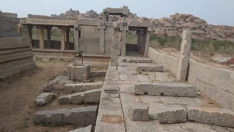 ಹಂಪಿ: ಅಮೂಲ್ಯ ಕಂಬ, ಸ್ಮಾರಕಗಳನ್ನು ನೆಲಕ್ಕುರುಳಿಸಿದ ಕಿಡಿಗೇಡಿಗಳು: ಸ್ಥಳೀಯರಿಂದ ಆಕ್ರೋಶ
