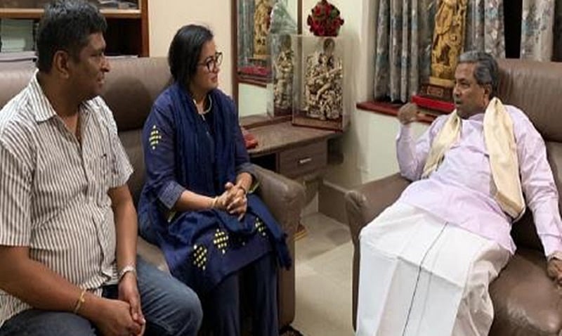 ಚುನಾವಣೆಗೆ ಸ್ಪರ್ಧಿಸುವಂತೆ ಅಭಿಮಾನಿಗಳಿಂದ ಒತ್ತಡ: ಸಿದ್ದರಾಮಯ್ಯ ಭೇಟಿ ಬಳಿಕ ಸುಮಲತಾ ಅಂಬರೀಷ್