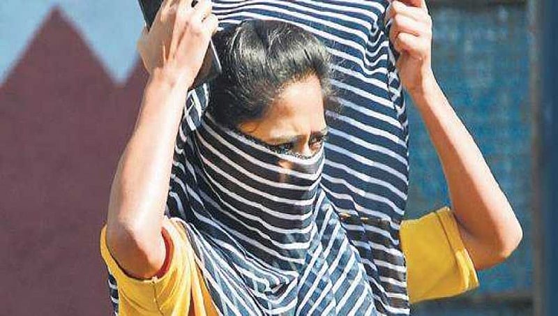 ಬಿಸಿಲ ಬೇಗೆಯಲ್ಲಿ ಬೆಂದು ಹೋಗಿರುವ ಬೆಂಗಳೂರಿಗರು; ತಾಪಮಾನ ಹಠಾತ್ ಏರಿಕೆ