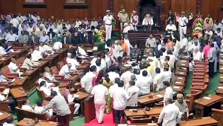 ರಾಜ್ಯದ ವಿತ್ತೀಯ ಕೊರತೆ ಶೇ.3ಕ್ಕಿಂತ ಕಡಿಮೆ; ಆಂಗ್ಲ ಮಾಧ್ಯಮ ಪ್ರಾರಂಭಿಸಲು ಸರ್ಕಾರ ಬದ್ಧ: ವಜೂಭಾಯಿ ವಾಲಾ