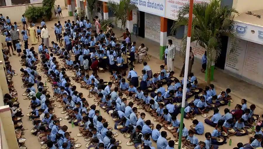 ಕರ್ನಾಟಕ ಬಜೆಟ್ 2019: 4 ವರ್ಷಗಳಲ್ಲಿ ಹೋಬಳಿ ಮಟ್ಟದಲ್ಲಿ 1 ಸಾವಿರ ಪಬ್ಲಿಕ್ ಶಾಲೆಗಳ ಸ್ಥಾಪನೆ