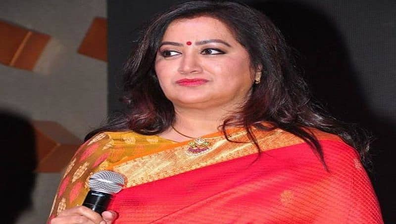 ಮುಂದಿಟ್ಟ ಹೆಜ್ಜೆ ಹಿಂದಿಡಲು ಸಾಧ್ಯವಿಲ್ಲ: 'ಕೈ' ನಾಯಕರ ವಿರುದ್ಧ ಹರಿಹಾಯ್ದ ಸುಮಲತಾ