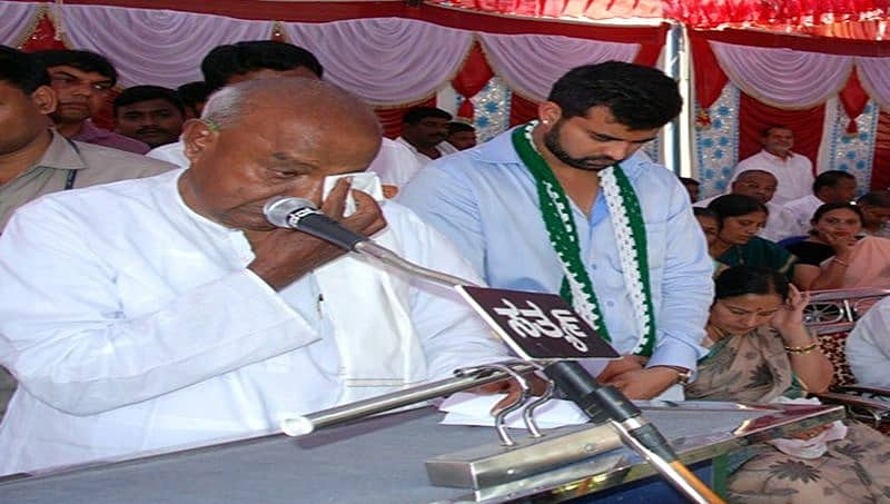 'ದೇವೇಗೌಡರ ಕುಟುಂಬದ ಕಣ್ಣೀರಿನಿಂದ ಪ್ರವಾಹ ಸಾಧ್ಯತೆ: ಮಂಡ್ಯ ಜನ ಸುರಕ್ಷಿತ ಸ್ಥಳಕ್ಕೆ ತೆರಳಿ'