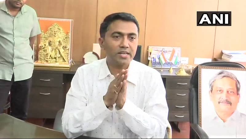 ಗೋವಾ ಸಿಎಂ ಪ್ರಮೋದ್ ಸಾವಂತ್ ಅಧಿಕಾರ ಸ್ವೀಕಾರ; ನಾಳೆ ವಿಶ್ವಾಸಮತ ಯಾಚನೆ