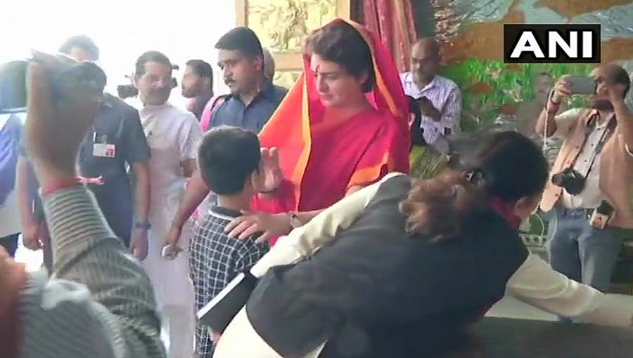 ರಾಹುಲ್ ಗಾಂಧಿ ಆಯ್ತು, ಈಗ ಪ್ರಿಯಾಂಕಾಗೆ 'ಮೋದಿ ಮೋದಿ' ಘೋಷಣೆಯ ಸ್ವಾಗತ, ವಿಡಿಯೋ ವೈರಲ್!