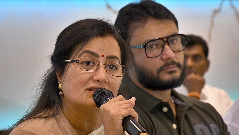 ನಾಮಪತ್ರ ಸಲ್ಲಿಕೆ ವೇಳೆ ನನಗೆ ಧೈರ್ಯ ತುಂಬಲು ಬನ್ನಿ: ಸುಮಲತಾ ಅಂಬರೀಷ್ ಆಹ್ವಾನ