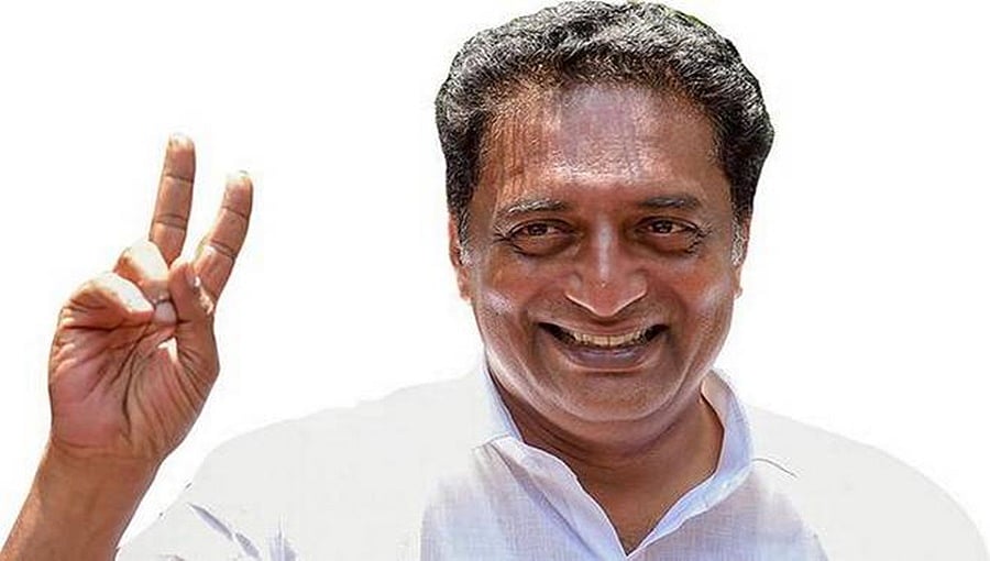 ಪ್ರಕಾಶ್ ರೈ ಬಳಿ ನಾಲ್ಕು 'ವೋಟರ್ ಐಡಿ', ನಾಮಪತ್ರ ತಿರಸ್ಕರಿಸಿ ಎಂದು ಚು.ಆಯೋಗಕ್ಕೆ ದೂರು!