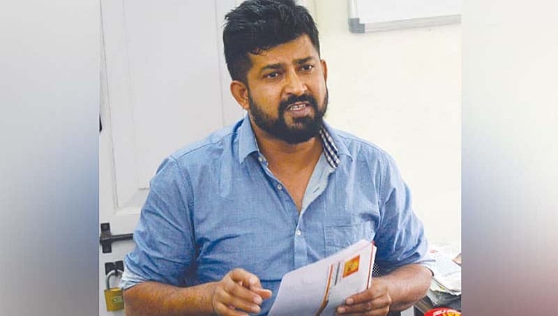 ದೇವರಿಗೆ ಬಿಜೆಪಿ ಶಾಲು ಹೊದಿಸಿ ಪೂಜೆ: ಪ್ರತಾಪ್ ಸಿಂಹ ವಿರುದ್ಧ ನೀತಿ ಸಂಹಿತೆ ಉಲ್ಲಂಘನೆ ದೂರು