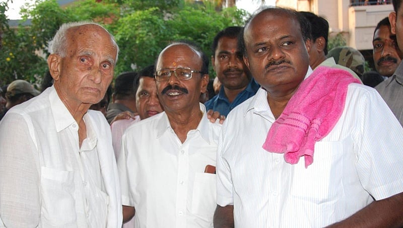 ಇನ್ನೊಬ್ಬರಿಂದ ಹಣ ಪಡೆದು ಮಜಾ ಮಾಡುತ್ತಾರೆ, ಬಣ್ಣದವರ ಆಟ ಹೆಚ್ಚು ದಿನ ನಡೆಯದು: ಸುಮಲತಾಗೆ ಸಿಎಂ ಟಾಂಗ್
