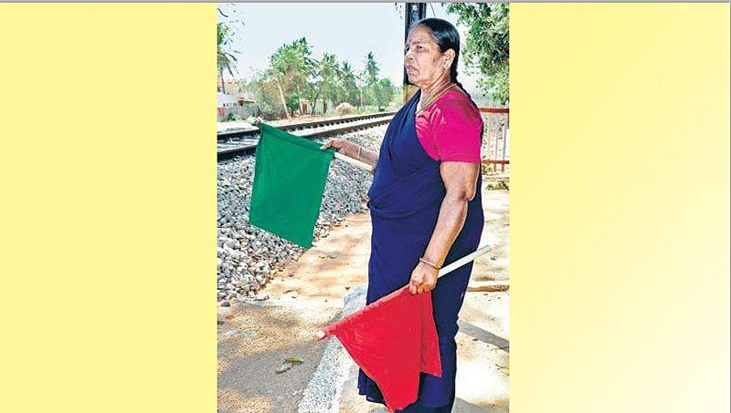 ಮಹಿಳಾ ದಿನ: ನೀಲಾ ಎಂಬ ರೈಲ್ವೆ ಗೇಟ್ ವು'ಮ್ಯಾನ್'!
