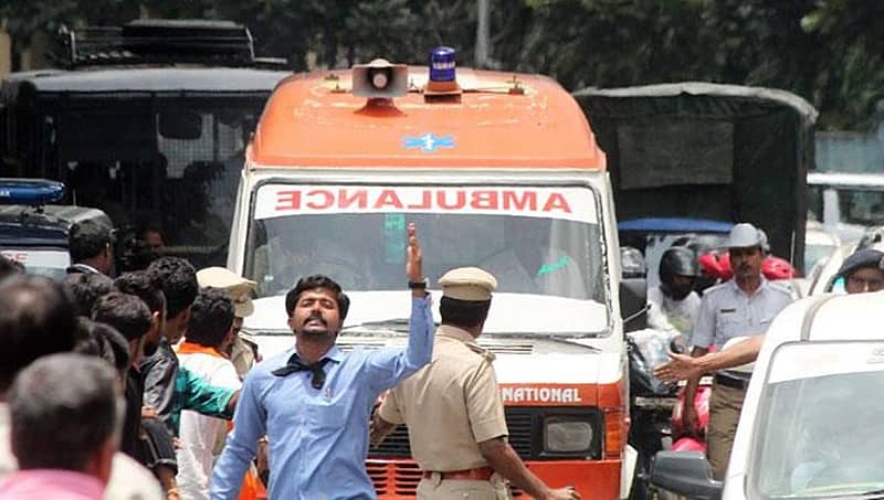 ಚುನಾವಣಾ ಅಕ್ರಮ ತಡೆಗಟ್ಟಲು ಆಂಬುಲೆನ್ಸ್, ಪೊಲೀಸ್ ವಾಹನಗಳ ತಪಾಸಣೆಗೆ ಸೂಚನೆ