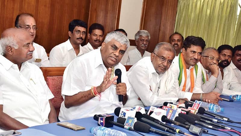 ಮನ್ರೇಗಾ ಹಣ ಬಿಡುಗಡೆ ಮಾಡದಿರಲು ಕರ್ನಾಟಕವೇನು ಪಾಕಿಸ್ತಾನವೇ: ಎಚ್ ಡಿ ರೇವಣ್ಣ