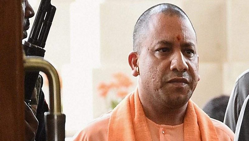 ಚುನಾವಣಾ ಆಯೋಗದಿಂದ 72 ಗಂಟೆ ಪ್ರಚಾರಕ್ಕೆ ನಿಷೇಧ: ಹನುಮ ದೇವಾಲಯದಲ್ಲಿ ಯೋಗಿ ಆದಿತ್ಯನಾಥ್ ಪೂಜೆ