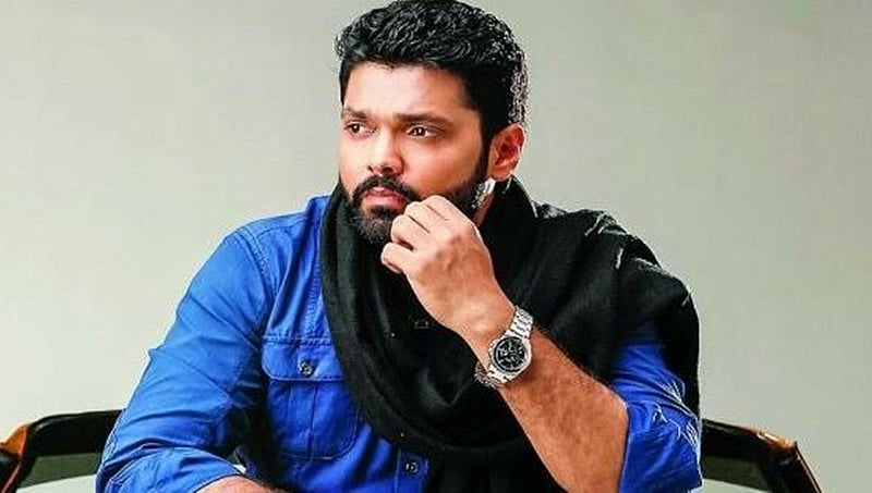 ರಕ್ಷಿತ್ ಶೆಟ್ಟಿ ನಿರ್ದೇಶನದ 'ಪುಣ್ಯಕೋಟಿ'ಗೆ ಚರಣ್ ರಾಜ್, ಕರ್ಮ್ ಚಾವ್ಲಾ