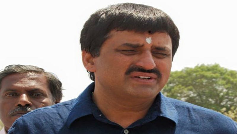 'ಸೈನಿಕ'ನ ಮನವೊಲಿಕೆಗೆ HDK ಟಾಸ್ಕ್​: ಪಟ್ಟು ಬಿಡದ ಯೋಗೇಶ್ವರ್; ಜೆಡಿಎಸ್ ಶಾಸಕರ ಕಸರತ್ತು ವಿಫಲ!