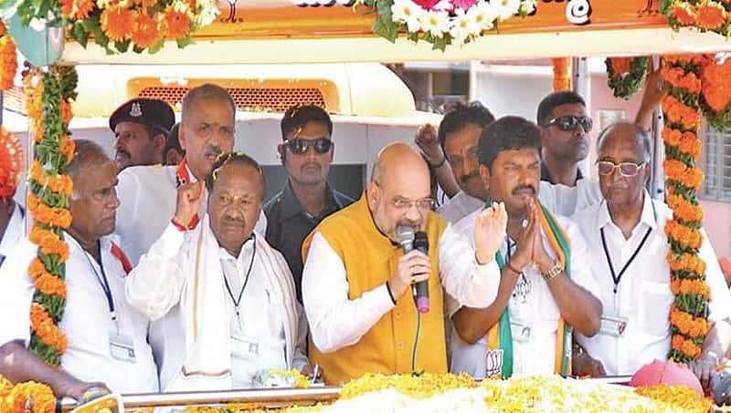 ಲೋಕ ಸಮರ: ಭದ್ರಾವತಿಯಲ್ಲಿ ಅಮಿತ್ ಶಾ ರೊಡ್ ಶೊ, ಬಿವೈ ರಾಘವೇಂದ್ರ ಪರ ಮತಯಾಚನೆ