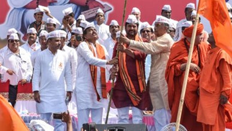 ಲಿಂಗಾಯತ ಮತಗಳ ವಿಚಾರದಲ್ಲಿ ರಾಜಕೀಯ ಪಕ್ಷಗಳ ನಡುವೆ ವಾಗ್ಯುದ್ಧ