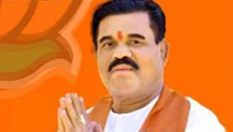 ಬಿ ಫಾರಂ ಇಲ್ಲದೆ ನಾಮಪತ್ರ ಸಲ್ಲಿಸಿದ ಬಿಜೆಪಿ ಅಭ್ಯರ್ಥಿ ಎಸ್.ಐ. ಚಿಕ್ಕನಗೌಡರ್