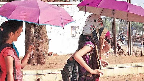 ರಾಜ್ಯದಲ್ಲಿ ಉಷ್ಣ ಅಲೆ: ಸಾಕಷ್ಟು ನೀರು ಕುಡಿಯಿರಿ, ಬಿಸಿಲಿನಿಂದ ರಕ್ಷಣೆ ಪಡೆಯಿರಿ; ಆರೋಗ್ಯ ತಜ್ಞರ ಸಲಹೆ