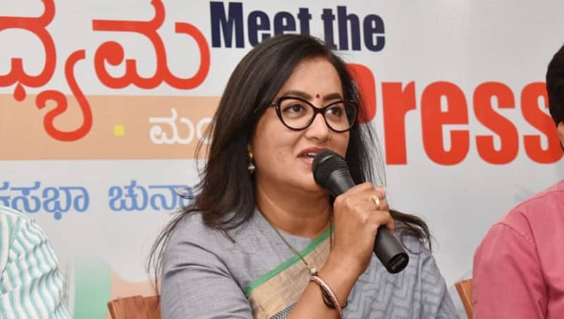 ಜನರ ಅಭಿಪ್ರಾಯ ಪಡೆದು ಭವಿಷ್ಯದ ರಾಜಕೀಯ ತೀರ್ಮಾನ: ಸುಮಲತಾ