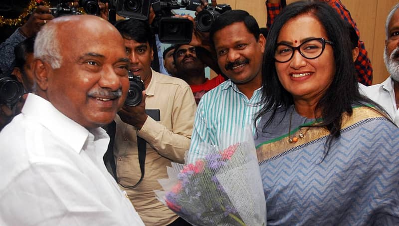 ಸುಮಲತಾಗೆ 'ಗಟ್ಟಿಗಿತ್ತಿ ಇದ್ದಿಯಮ್ಮಾ' ಎಂದ ಎಚ್.ವಿಶ್ವನಾಥ್