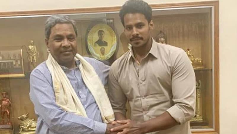 ಸಿದ್ದರಾಮಯ್ಯ ಭೇಟಿ ಮಾಡಿ ಪ್ರಚಾರಕ್ಕೆ ಆಹ್ವಾನಿಸಿದ ನಿಖಿಲ್​ ಕುಮಾರಸ್ವಾಮಿ