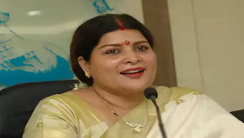 ಸುವರ್ಣ ತ್ರಿಭುಜ ದುರಂತದಲ್ಲಿ ಕಾಣೆಯಾದ ಮೀನುಗಾರರ ಕುಟುಂಬಕ್ಕೆ ತಲಾ 10 ಲಕ್ಷ ಪರಿಹಾರ: ಜಯಮಾಲಾ
